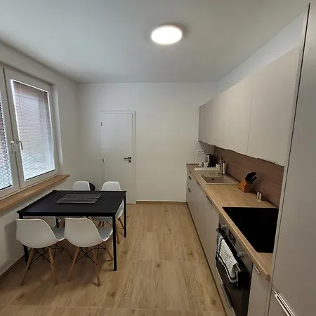 Apartman Neva דירה *